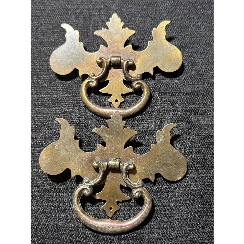The Unbranded Brand brass batwing